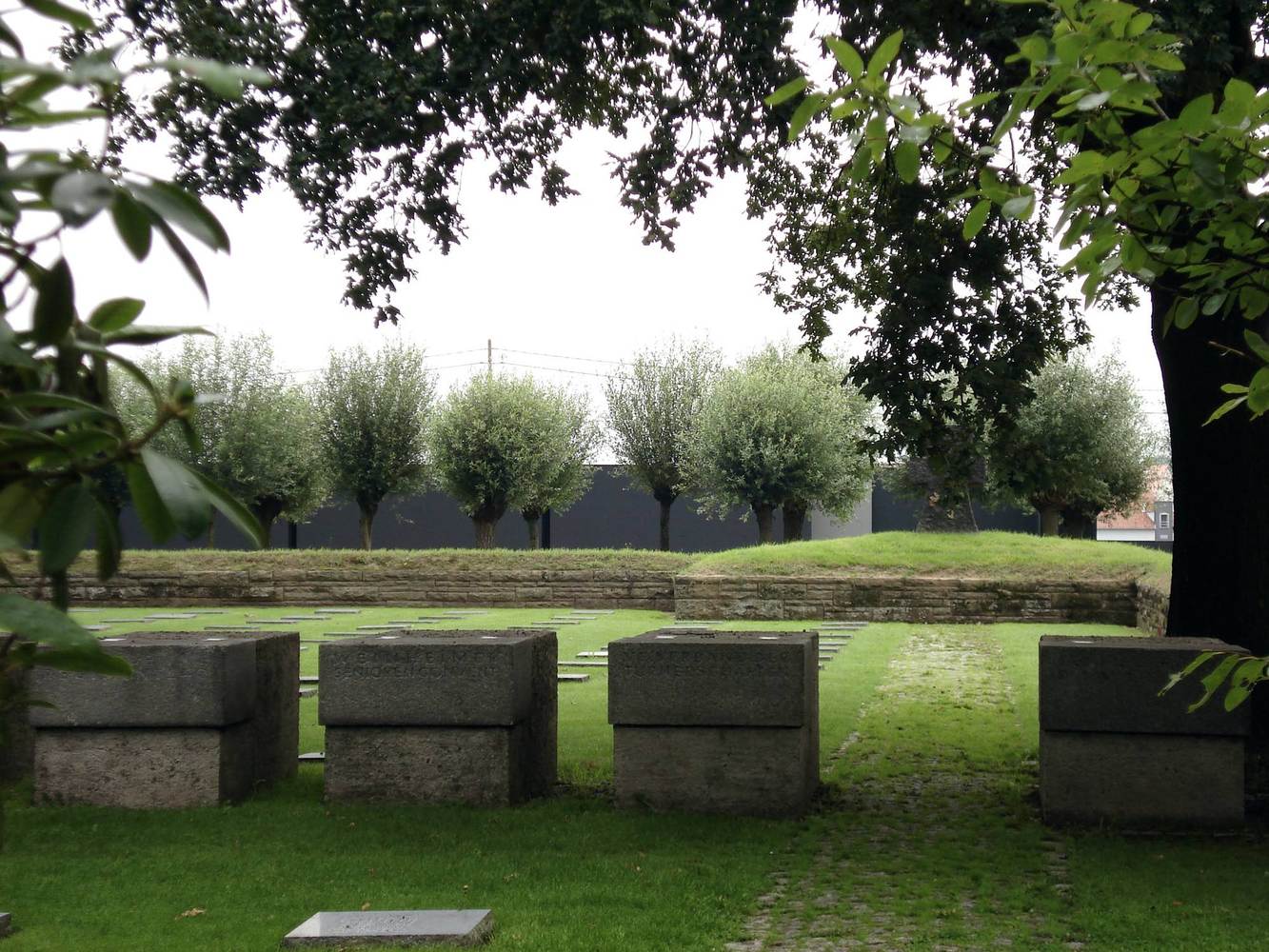 Deutscher Soldatenfriedhof Langemark  Govaert-Vanhoutte Arch