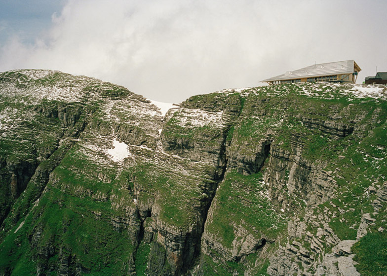 ʿChserruggɽ³վ cable-car station on the top of Chse