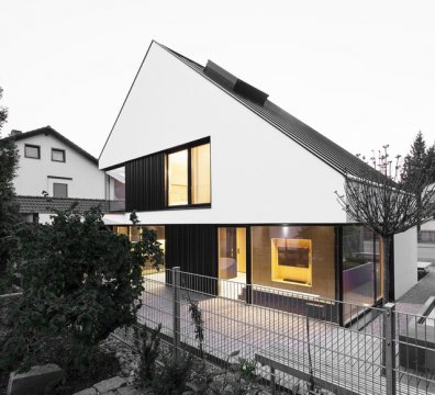 Ľڽ House Bסլ House B by Format Elf Architekten