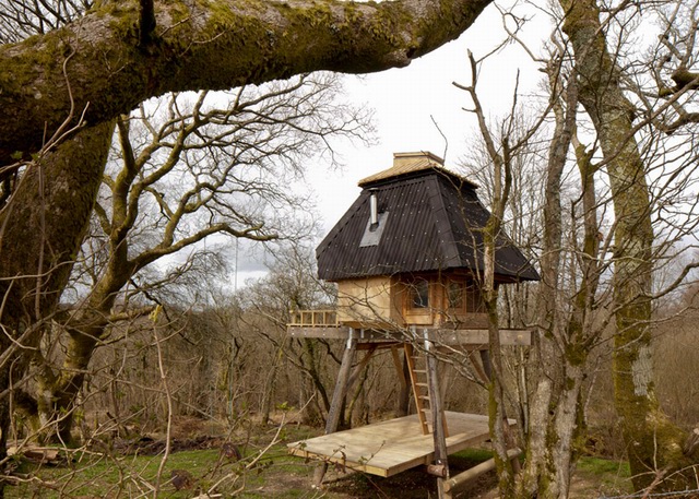 ӢؿһҵС writer’s hut on stilts in