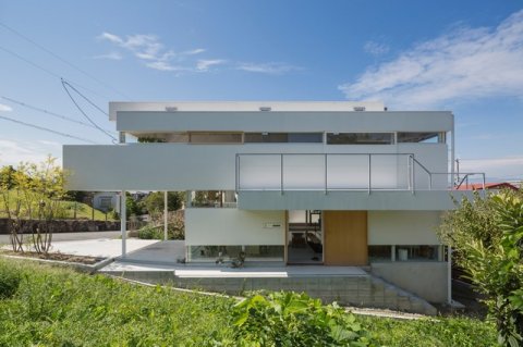 оζѻסլ House in Toyonaka by Tato Architects