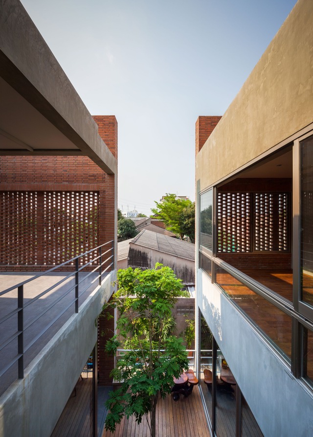 Ngamwongwanסլ Ngamwongwan House by Junsekino Architect