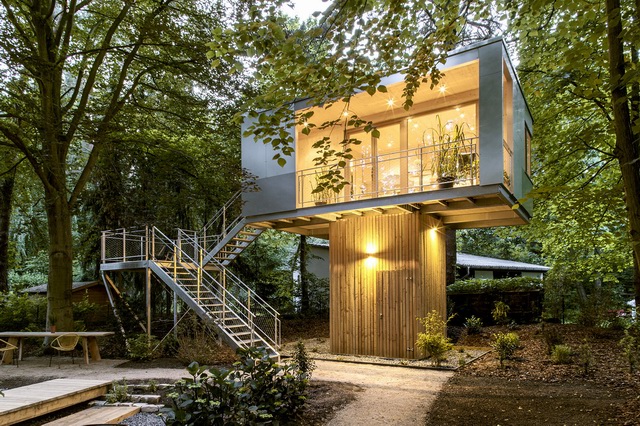 Zehlendorf Urban Treehouse by baumraum