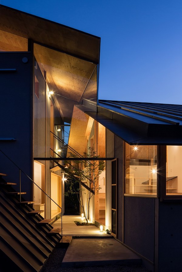 ձµķӡ Eaves Around House by y+ M design o